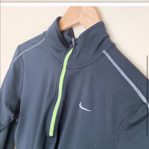 Nike DRI-FIT black running top w/ reflectors - Picture 3 of 4